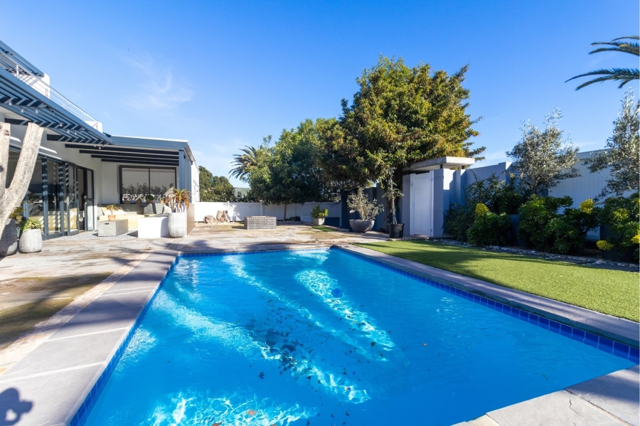 4 Bedroom Property for Sale in Middedorp Western Cape